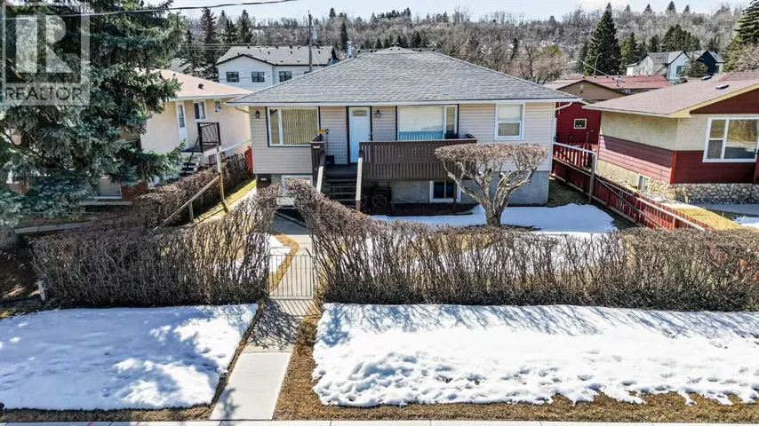 8715 36 Avenue NW, Calgary, Alberta T3B1W2