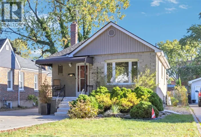914 THOMPSON BOULEVARD, Windsor, Ontario N8S2G8