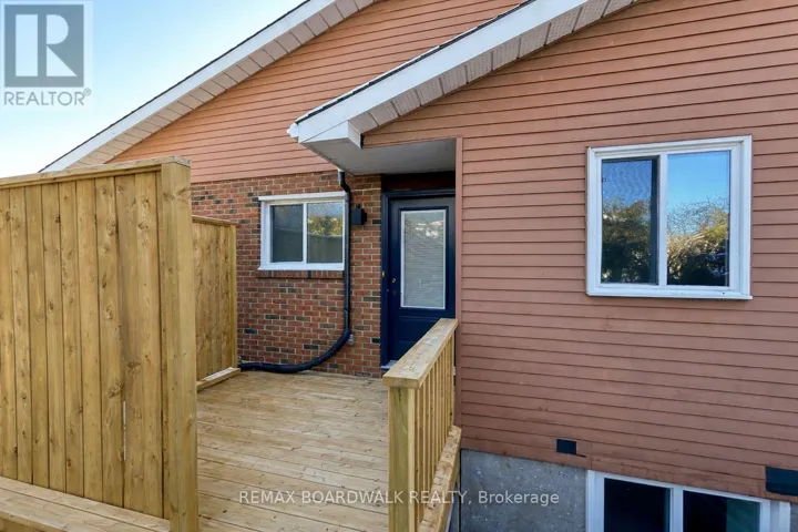 B - 300 DALEHURST DRIVE, Ottawa, Ontario K2G4E4