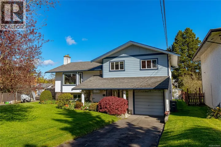 544 Riel Pl W, Saanich, British Columbia V8Z2J1