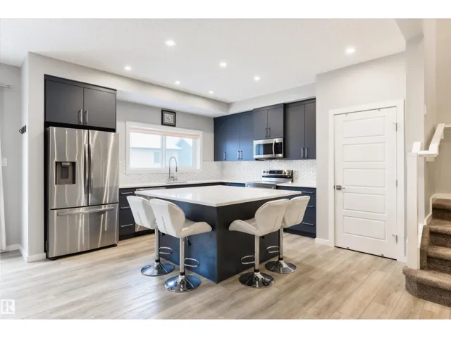 5361 LARK LD NW, Edmonton, Alberta T5S0S2