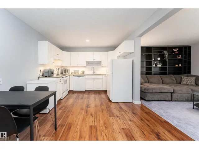 #26 10208 113 ST NW, Edmonton, Alberta T5G0W9