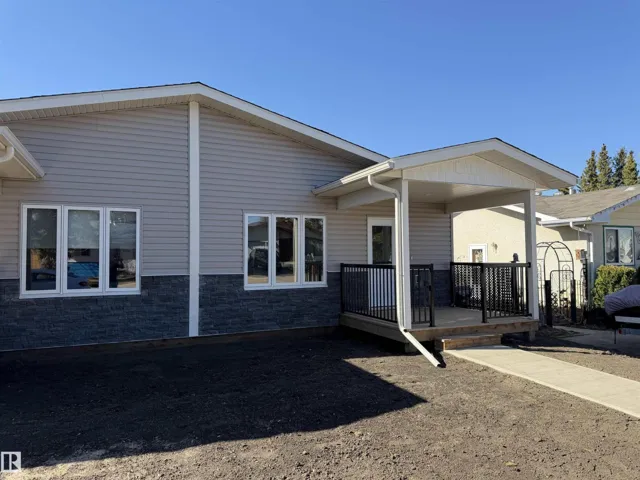 #B 4313 54 AV, Barrhead, Alberta T7N1J8