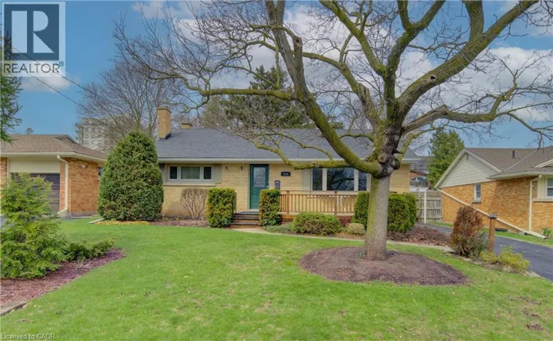 210 LOURDES Street, Waterloo, Ontario N2L1N7