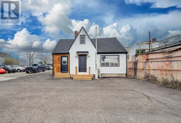 53 HARTZEL ROAD, St. Catharines (Oakdale), Ontario L2P1M6