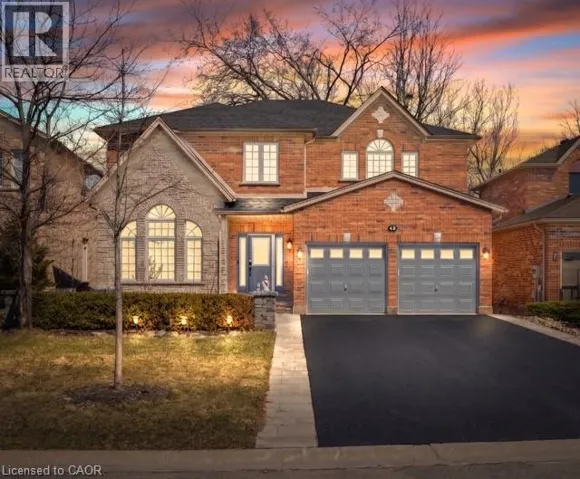 12 BUMAN Court, Barrie, Ontario L4N0L3