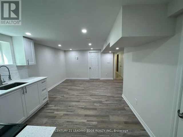 BSMT - 11 WHITE ABBEY PARK, Toronto (Wexford-Maryvale), Ontario M1R4R3