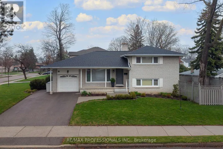 19 BOXWOOD ROAD, Toronto (Markland Wood), Ontario M9C2W6