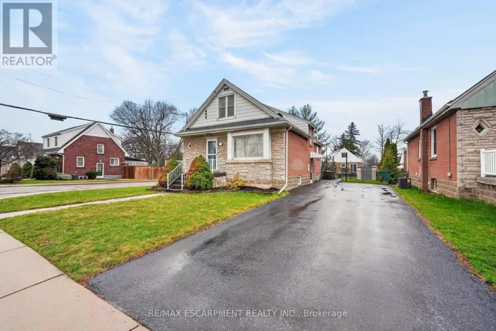 56 WEST 1ST STREET, Hamilton (Buchanan), Ontario L9C3C1