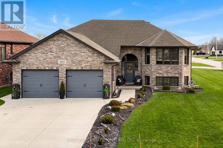 4011 ENGLEHART DRIVE, Petrolia, Ontario N0N1R0