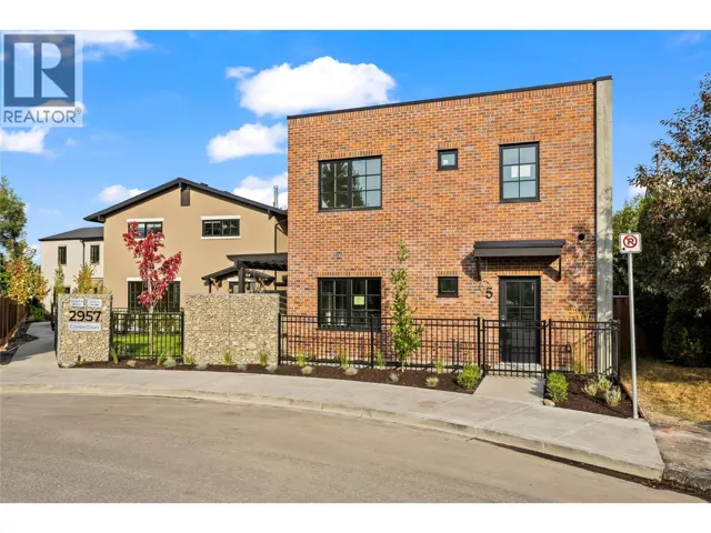 2957 Conlin Court Unit# 3, Kelowna, British Columbia V1Y7S7