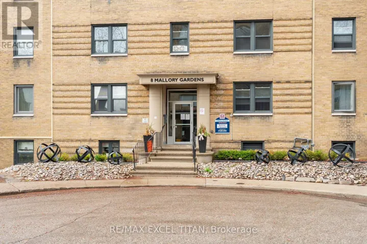 23 - 8 MALLORY GARDENS, Toronto (Yonge-St. Clair), Ontario M4V2A6