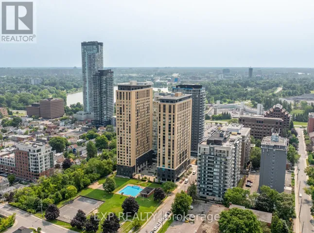 10 - 101 CHAMPAGNE AVENUE S, Ottawa, Ontario K1S4P3