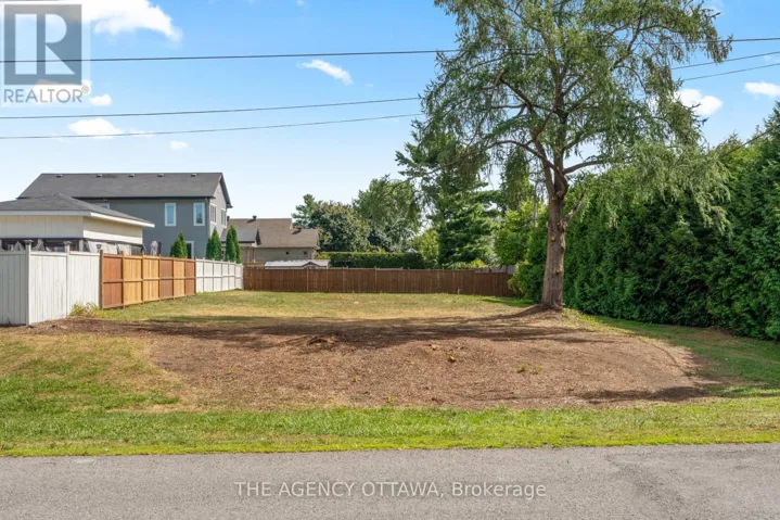 9 DORIS AVENUE, Ottawa, Ontario K1T3W8