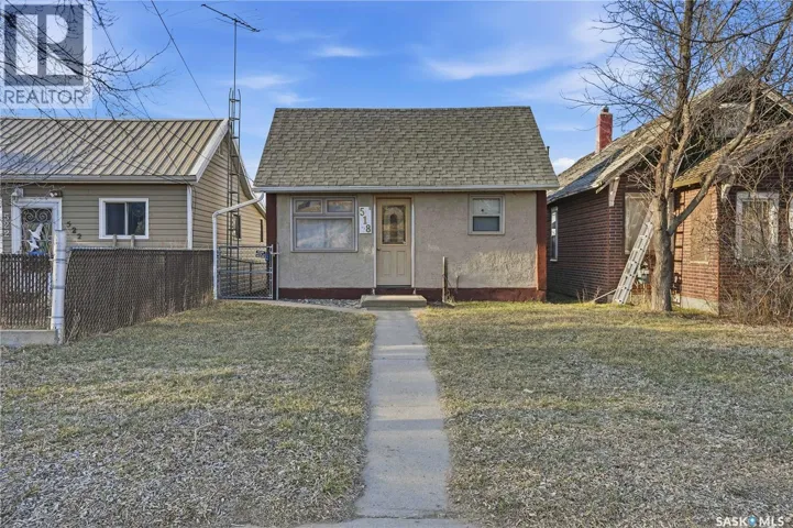 518 Maple STREET W, Moose Jaw, Saskatchewan S6H4X1