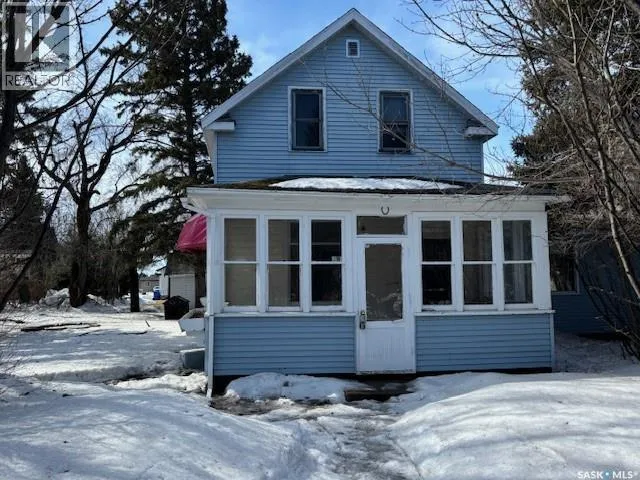 327 4th AVENUE E, Canora, Saskatchewan S0A0L0