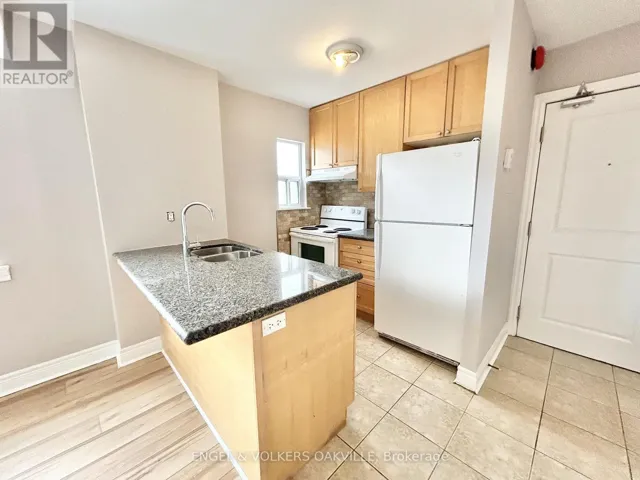 208 - 11 THIRTY THIRD STREET, Toronto (Long Branch), Ontario M8W3G7