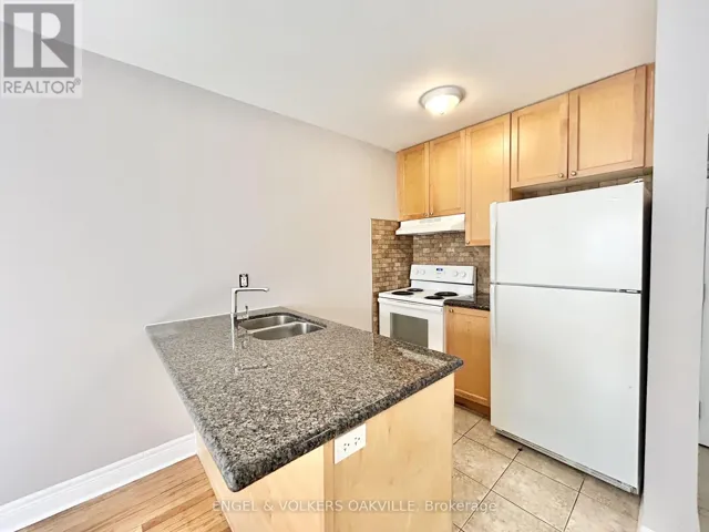 207 - 15 THIRTY THIRD STREET, Toronto (Long Branch), Ontario M8W3G7