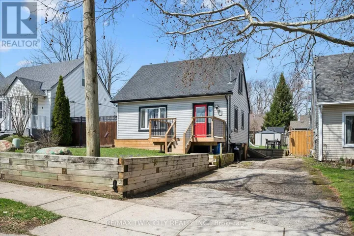 6 2 AVENUE, Cambridge, Ontario N1S2B8