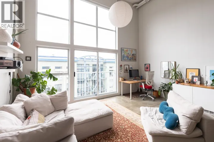 405 228 E 4TH AVENUE, Vancouver, British Columbia V5T1G5