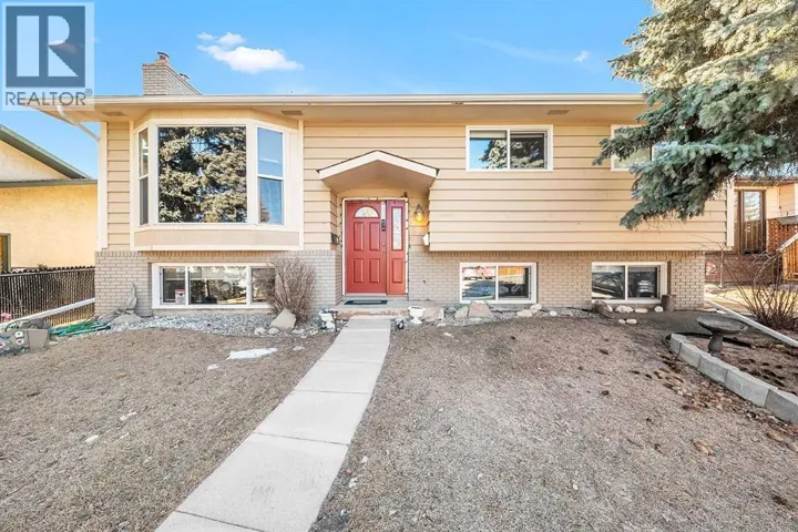 51 Bermondsey Place NW, Calgary, Alberta T3K1V6