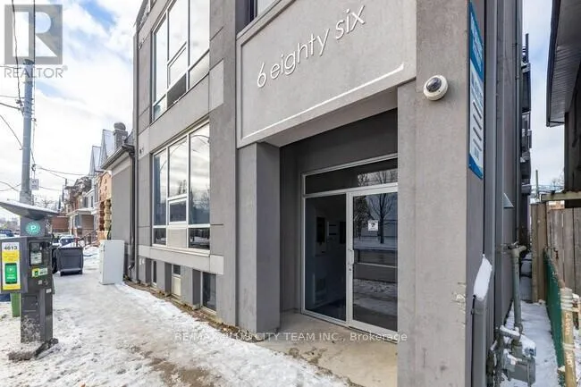 202 - 686 BATHURST STREET, Toronto (Palmerston-Little Italy), Ontario M5S2R3