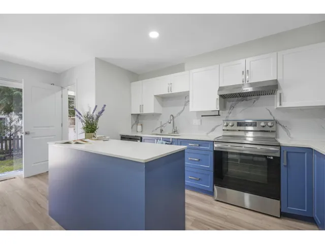 32 6533 121 STREET, Surrey, British Columbia V3W1M5