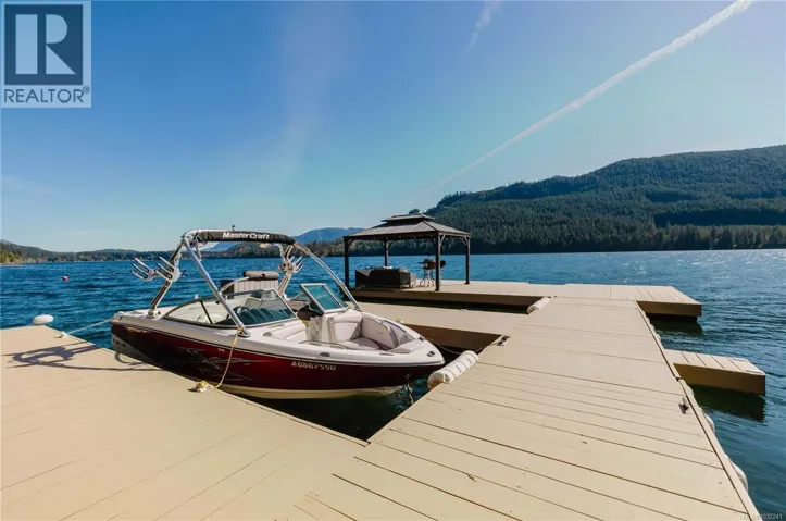 9686 Creekside Dr, Youbou, British Columbia V0R3E1