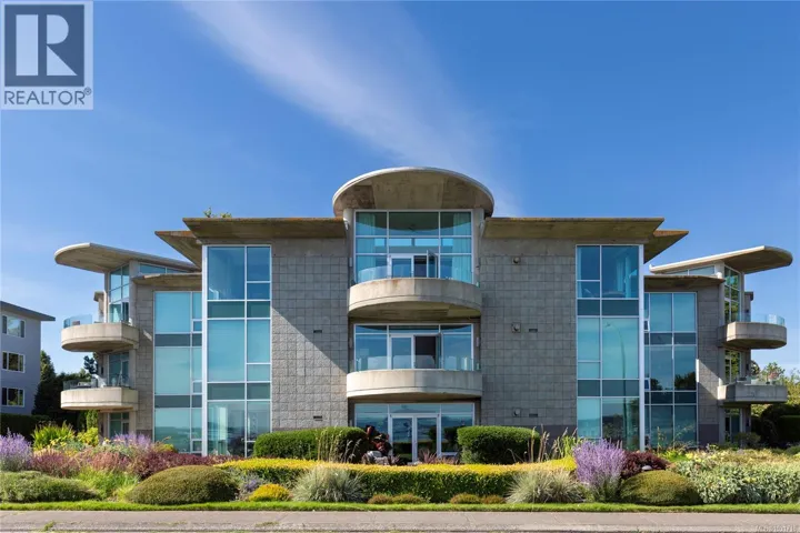 104 1284 Beach Dr, Oak Bay, British Columbia V8S2N3