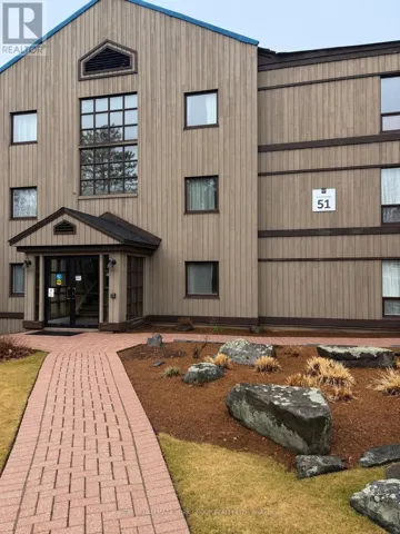 51-304 - 1235 DEERHURST DRIVE, Huntsville (Chaffey), Ontario P1H2E8