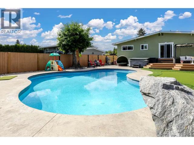 1224 Lawson Avenue, Kelowna, British Columbia V1Y6T9