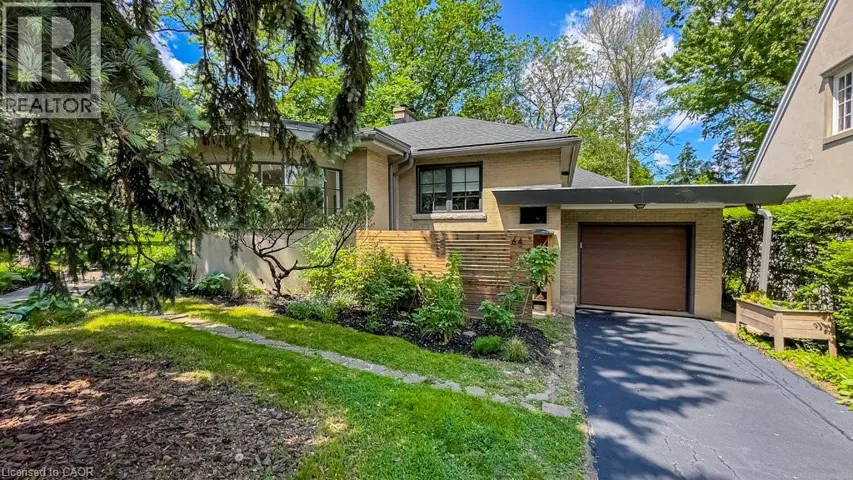 64 UNDERMOUNT Avenue Unit# LOWER, Hamilton, Ontario L8P3Z6