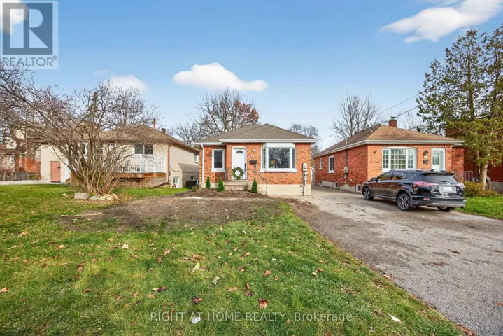 25 THOMSON STREET, Barrie (Queen's Park), Ontario L4N1X4