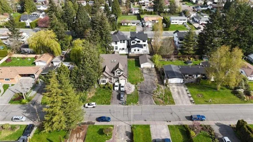 26523 28B AVENUE, Langley, British Columbia V4W3B1