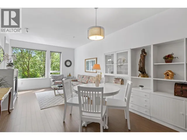 227 119 W 22ND STREET, North Vancouver, British Columbia V7M0B4