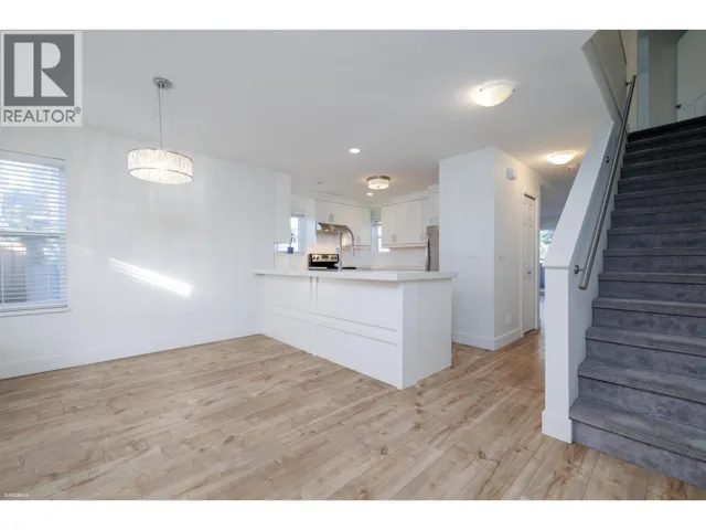 140 SHORELINE CIRCLE, Port Moody, British Columbia V3H5B3