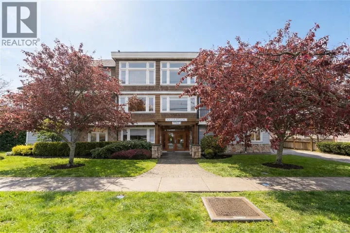 201 9942 Third St, Sidney, British Columbia V8L3B2