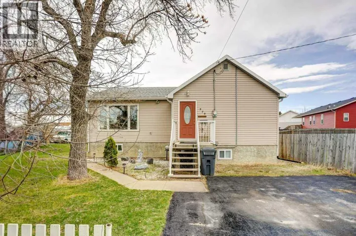 379N 300 E, Raymond, Alberta T0K2S0