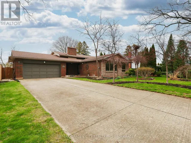15 BLACK FRIARS ROAD, St. Catharines (Lakeshore), Ontario L2N2M8