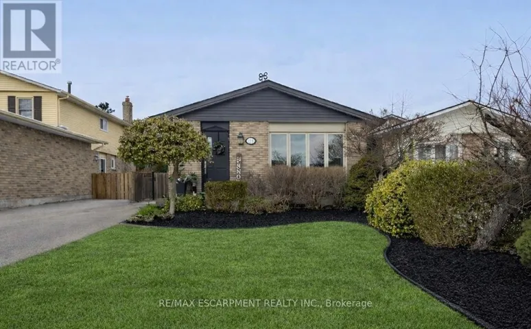 72 ATHENIA DRIVE, Hamilton (Stoney Creek Mountain), Ontario L8J1S8