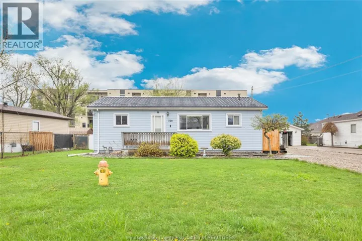 329 PARKSIDE DRIVE, McGregor, Ontario N0R1J0