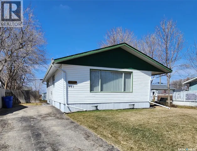 503 1st AVENUE E, Lampman, Saskatchewan S0C1N0