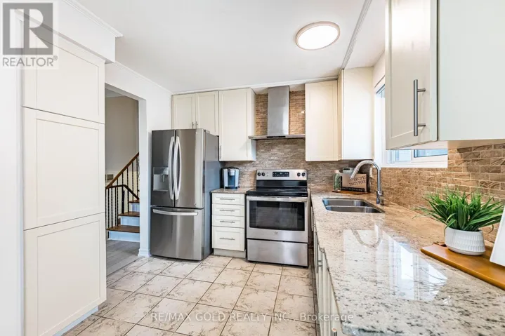 52 GARFIELD CRESCENT, Brampton (Brampton North), Ontario L6V1V8