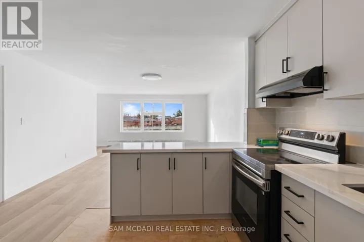 1018 BURNHAMTHORPE ROAD E, Mississauga (Applewood), Ontario L4Y2X6