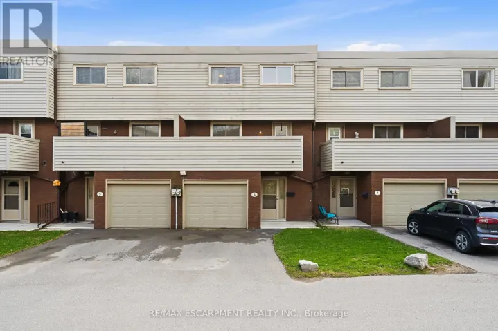 6 - 23 WATSONS LANE, Hamilton (Dundas), Ontario L9H5G9