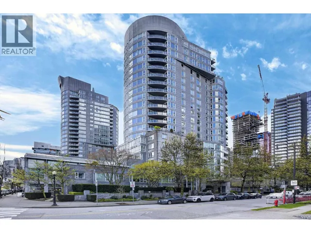 305 560 CARDERO STREET, Vancouver, British Columbia V6G3E9