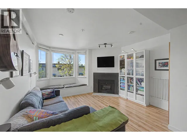 130 LAKEWOOD DRIVE, Vancouver, British Columbia V5L4L3