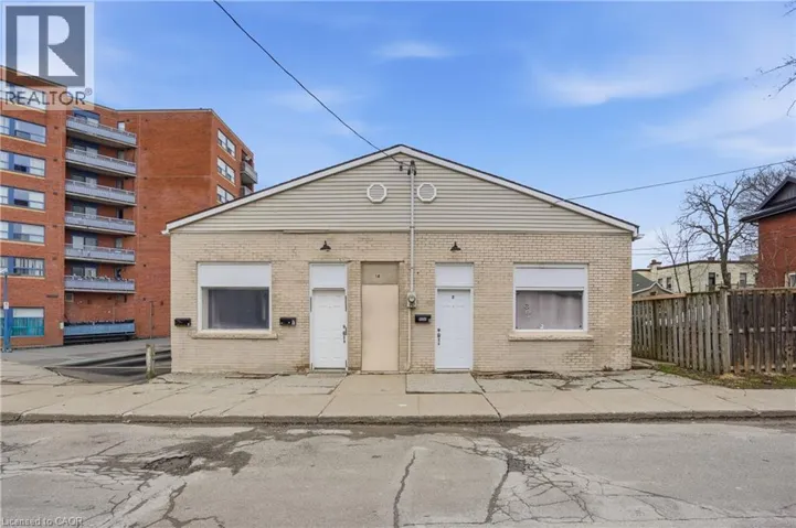 14 AVENUE Place, Welland, Ontario L3B4B1