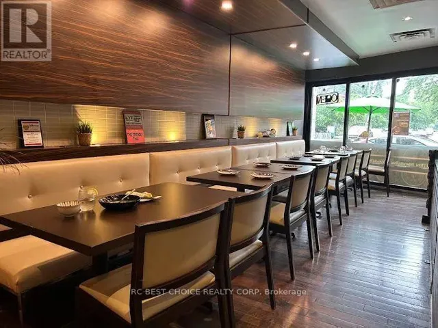 3032 DUNDAS STREET W, Toronto (Junction Area), Ontario M6P1Z3