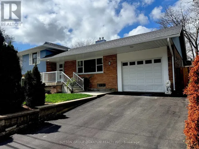 50 BARTON STREET, Hamilton (Waterdown), Ontario L9H1N8